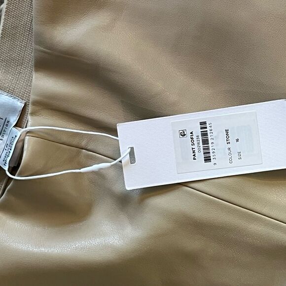 Refinity Stone Pants - Picture 10 of 11